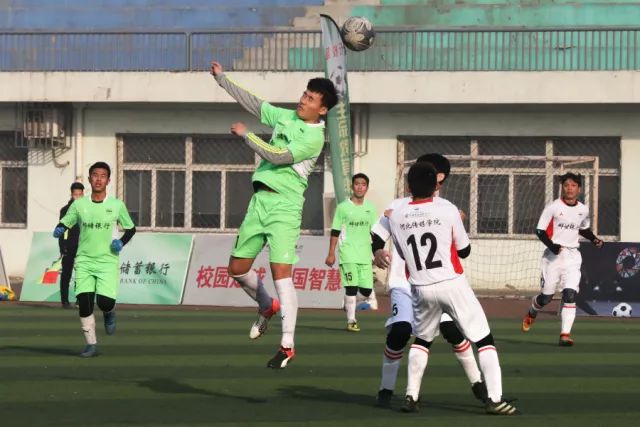 中国足球“奥斯卡颁奖”：武磊第五次收获金球奖